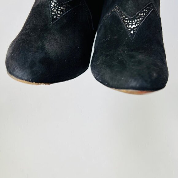 ALAIA Paris black suede pointed toes heeled booties, Size 39 - Picture 9 of 10